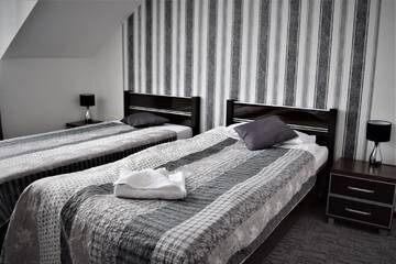 Фото номера Двухместный номер с 2 отдельными кроватями Мини-отель Hotel Złotogórski г. Kościelec 8