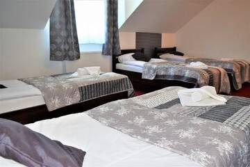 Фото номера Четырехместный номер Мини-отель Hotel Złotogórski г. Kościelec 2