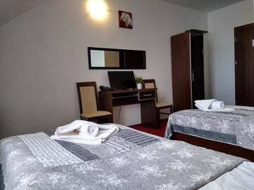 Фото номера Двухместный номер с 2 отдельными кроватями Мини-отель Hotel Złotogórski г. Kościelec 16