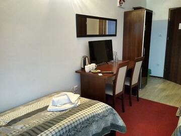 Фото номера Двухместный номер с 2 отдельными кроватями Мини-отель Hotel Złotogórski г. Kościelec 6